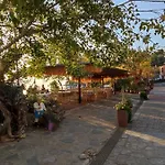 Epavli Sofia' S Two In Horto, 30m From The Sea Khórto