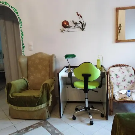 Epavli Sofia' S Two In Horto, 30m From The Sea Chorto