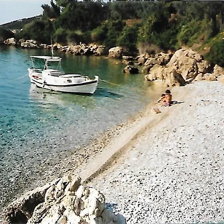 Epavli Sofia' S Two In Horto, 30m From The Sea Appartement Chorto