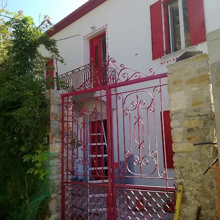 Epavli Sofia' S Two In Horto, 30m From The Sea Appartement *