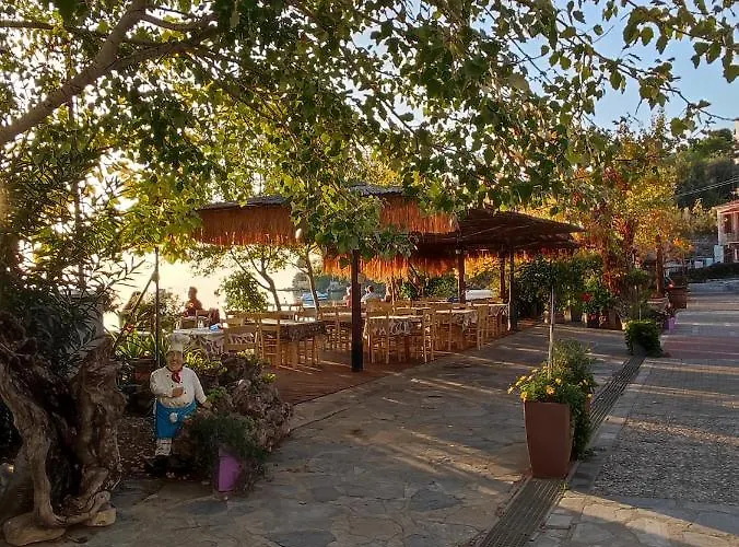 Epavli Sofia' S Two In Horto, 30m From The Sea Χόρτο